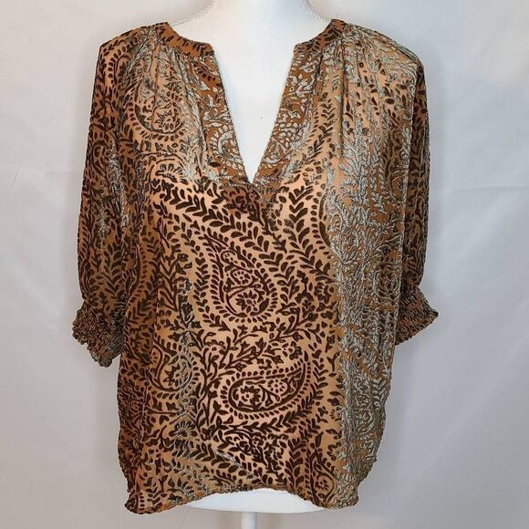 BB Dakota Tops - BB Dakota NWT Better to Burn out Paisley Flocked Velvet Puff Mid Sleeve sz M Ora
